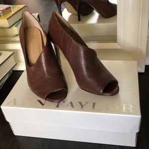 Ann Taylor Kelsie Cutout Shootie